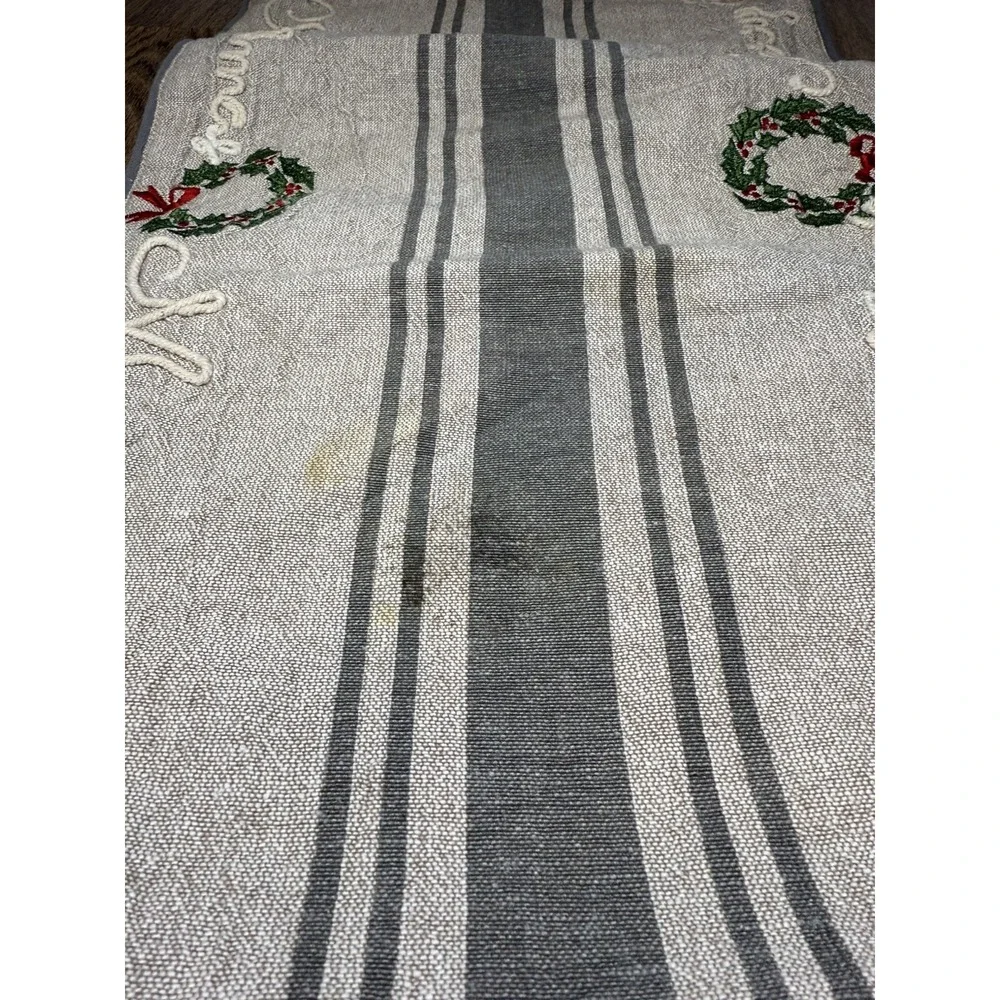 Rachel Ashwell Merry Christmas Wreath‎ Table Runner 66